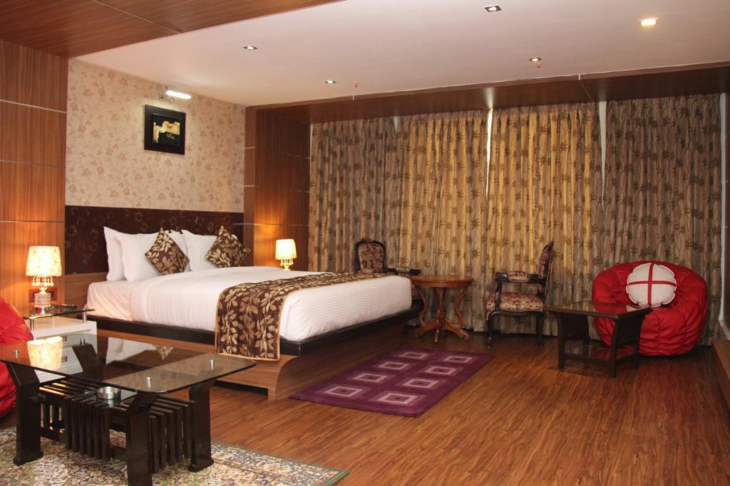 Maple Wood Hotel Ranchi Room photo