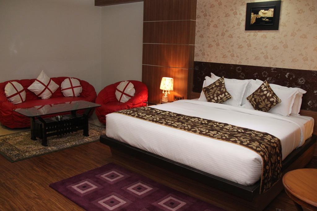 Maple Wood Hotel Ranchi Room photo