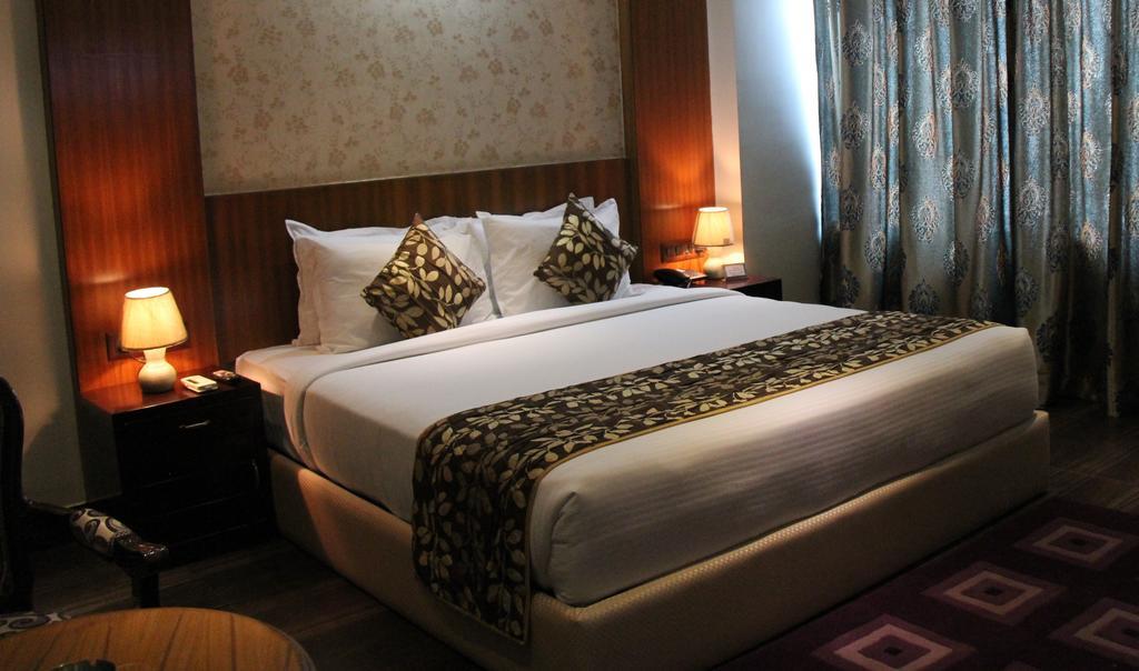 Maple Wood Hotel Ranchi Room photo