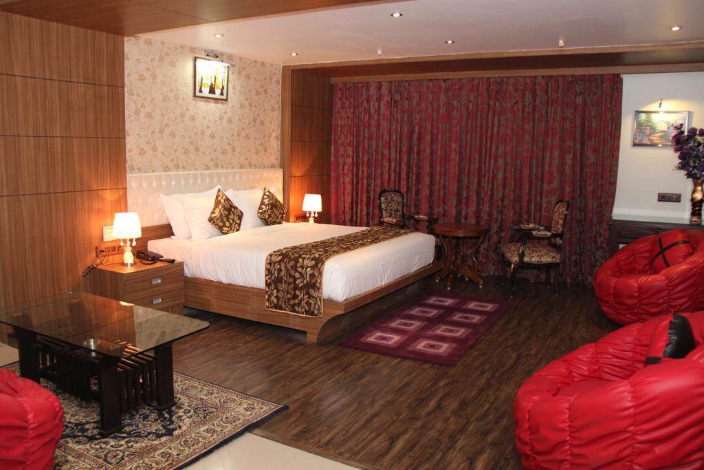 Maple Wood Hotel Ranchi Room photo