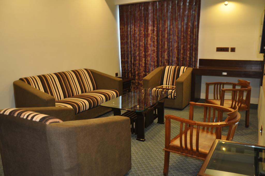 Maple Wood Hotel Ranchi Exterior photo